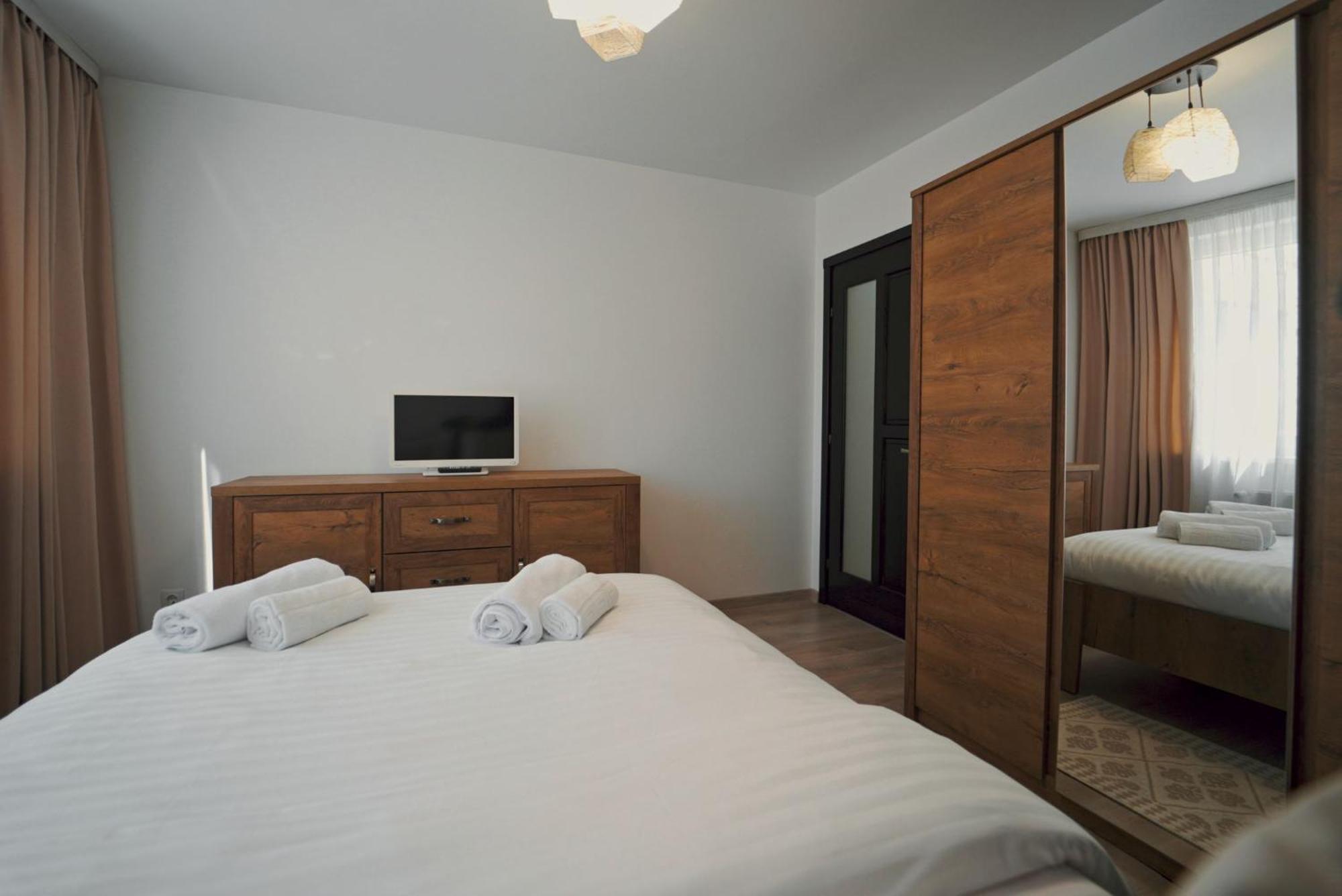 Luxury Apartament Ultracentral Of Suceava Esplanada Bagian luar foto