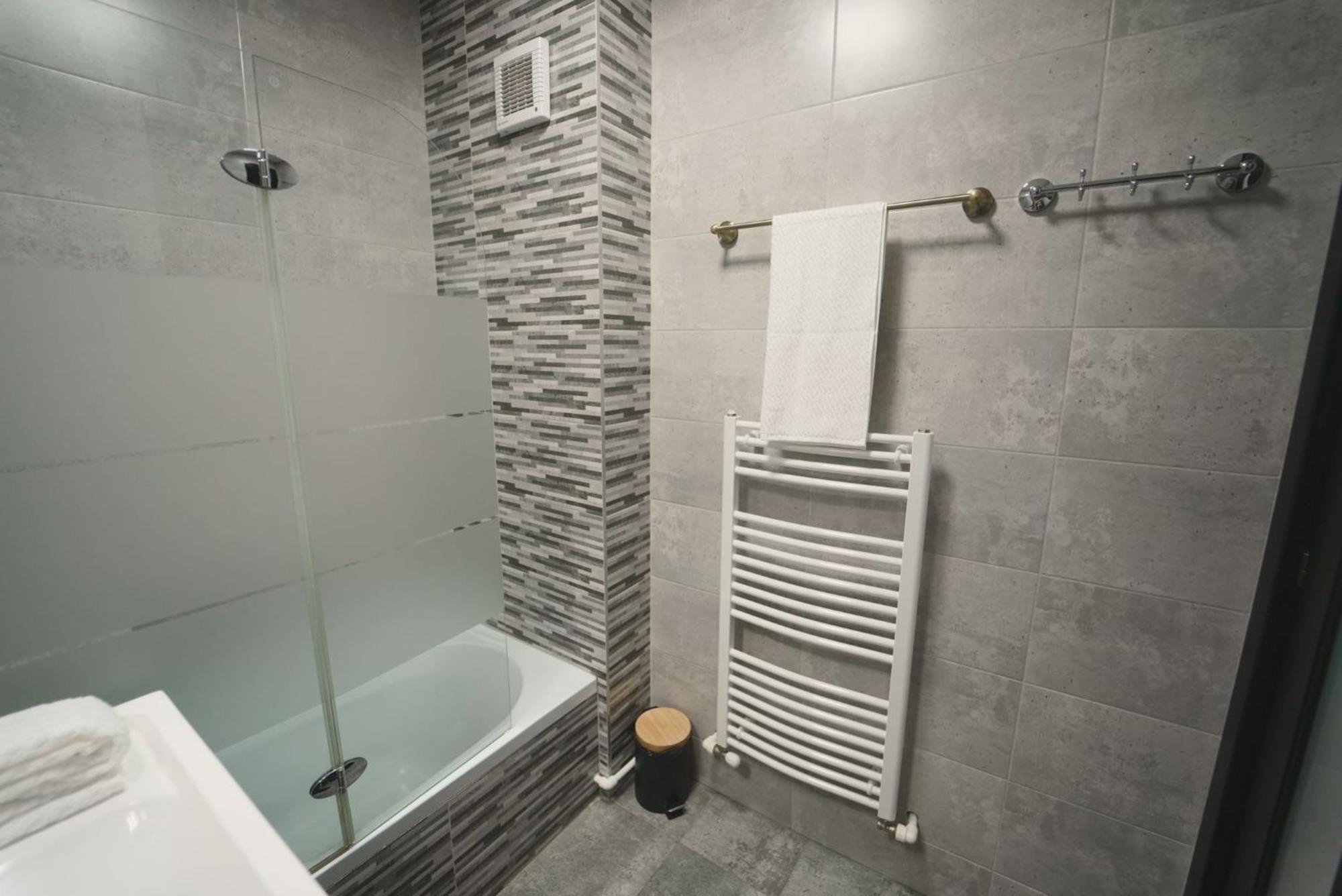 Luxury Apartament Ultracentral Of Suceava Esplanada Bagian luar foto