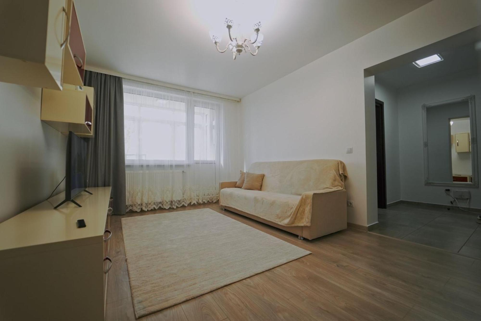 Luxury Apartament Ultracentral Of Suceava Esplanada Bagian luar foto